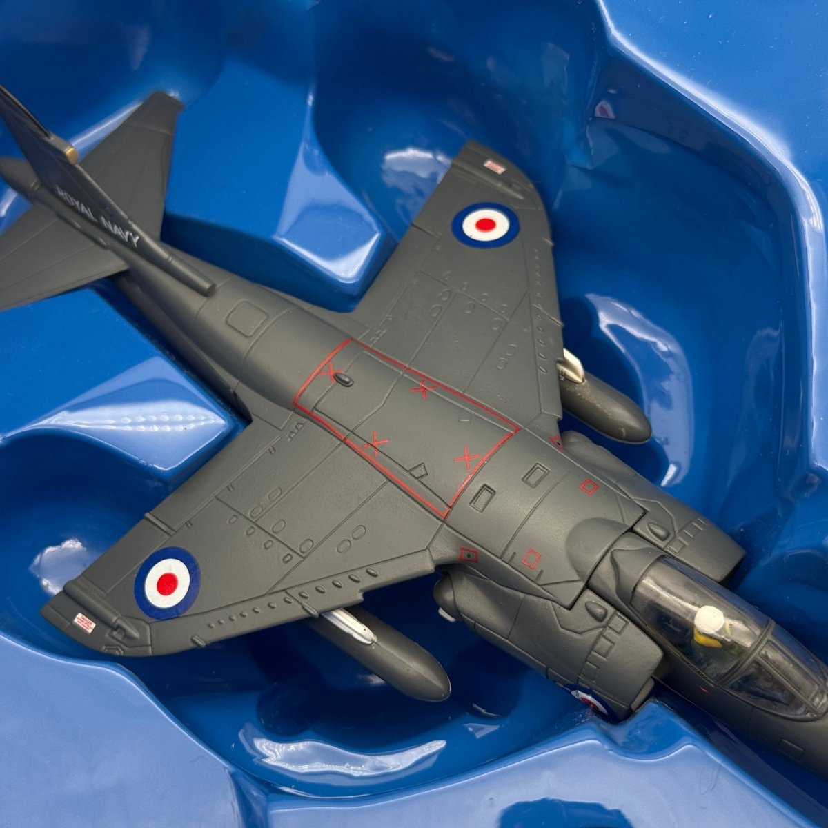 Corgi AA32402 1:72 Sea Harrier FRS.1 XZ450 800 NAS Falklands 1982 *ISSUES* - Corgi
