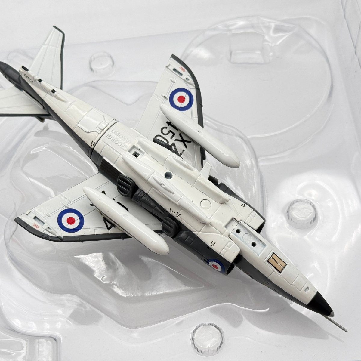 Corgi AA32402 1:72 Sea Harrier FRS.1 XZ450 800 NAS Falklands 1982 *ISSUES* - Corgi