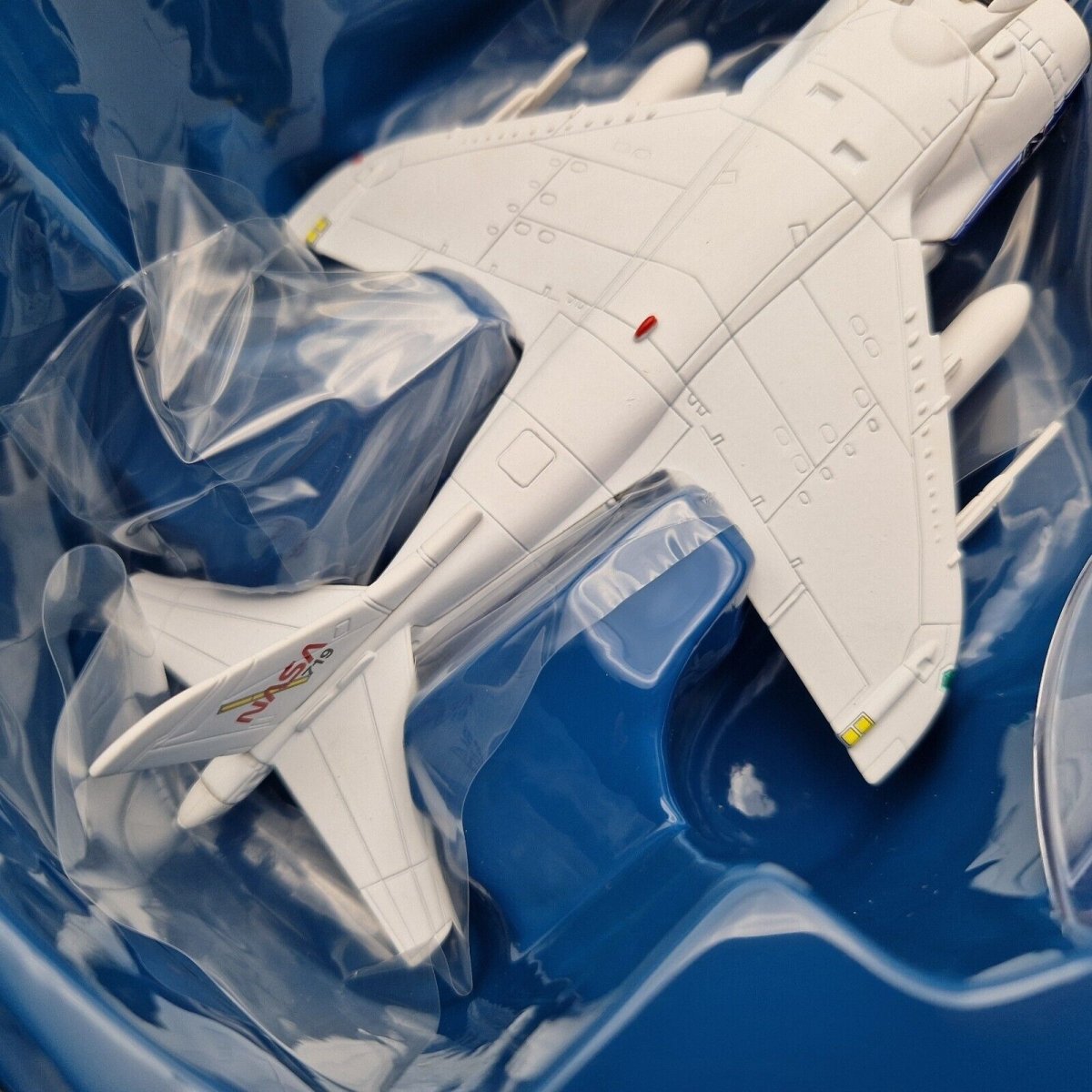 Corgi Aviation Archive 1:72 Hawker Siddeley AV - 8C Harrier, NASA Ames Research Centre, USA AA32408 - Corgi