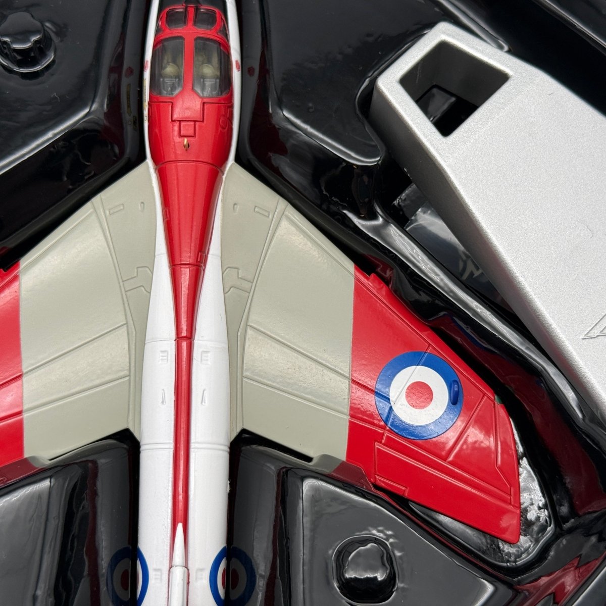 Corgi AA32715 1:72 Hawker Hunter T.Mk 7 RAF No.4 FTS XL591 Valley 1975 - Corgi