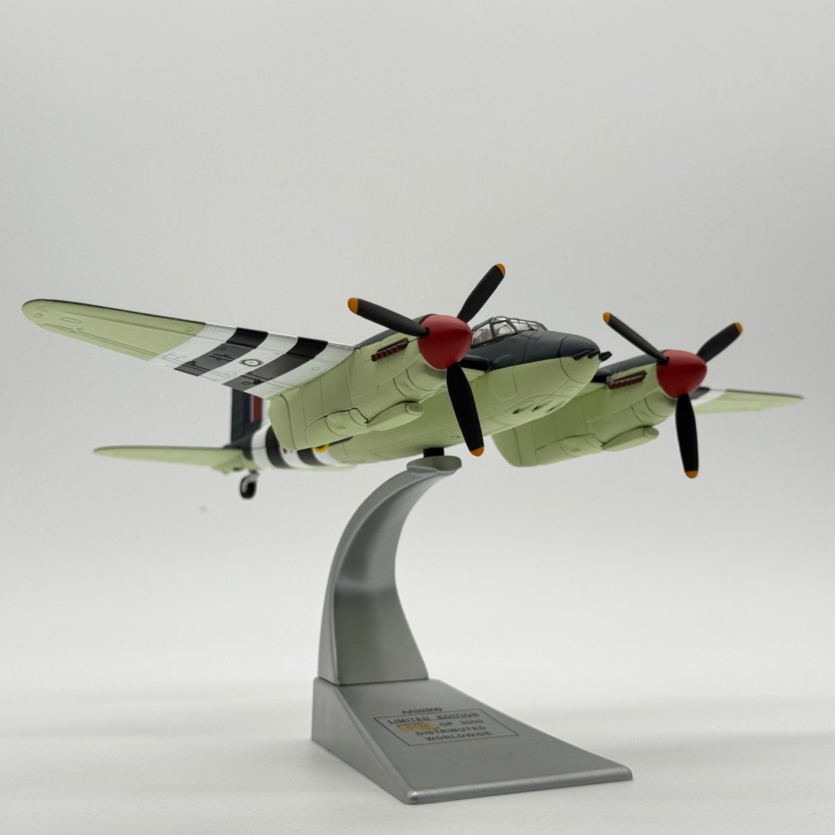 Corgi AA32809 1:72 de Havilland Mosquito FB.VI RAF No.235 Sqn HR118 3-W D-Day Invasion Stripes June 1944 - Corgi