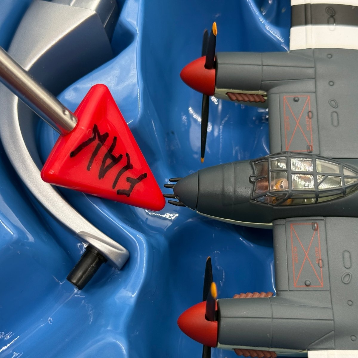 Corgi AA32809 1:72 de Havilland Mosquito FB.VI RAF No.235 Sqn HR118 3-W D-Day Invasion Stripes June 1944 - Corgi