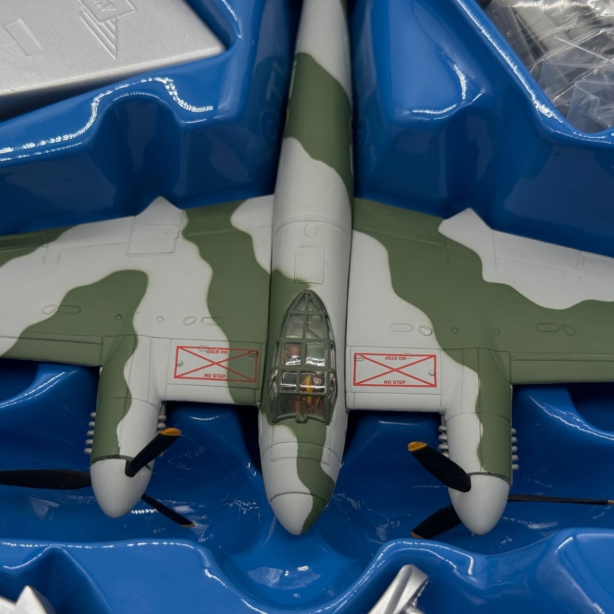 Corgi AA32811 1:72 de Havilland Mosquito T.MkIII British Aerospace RR299 - Corgi