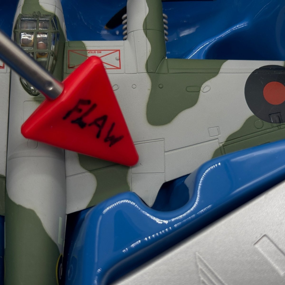 Corgi AA32811 1:72 de Havilland Mosquito T.MkIII British Aerospace RR299 - Corgi