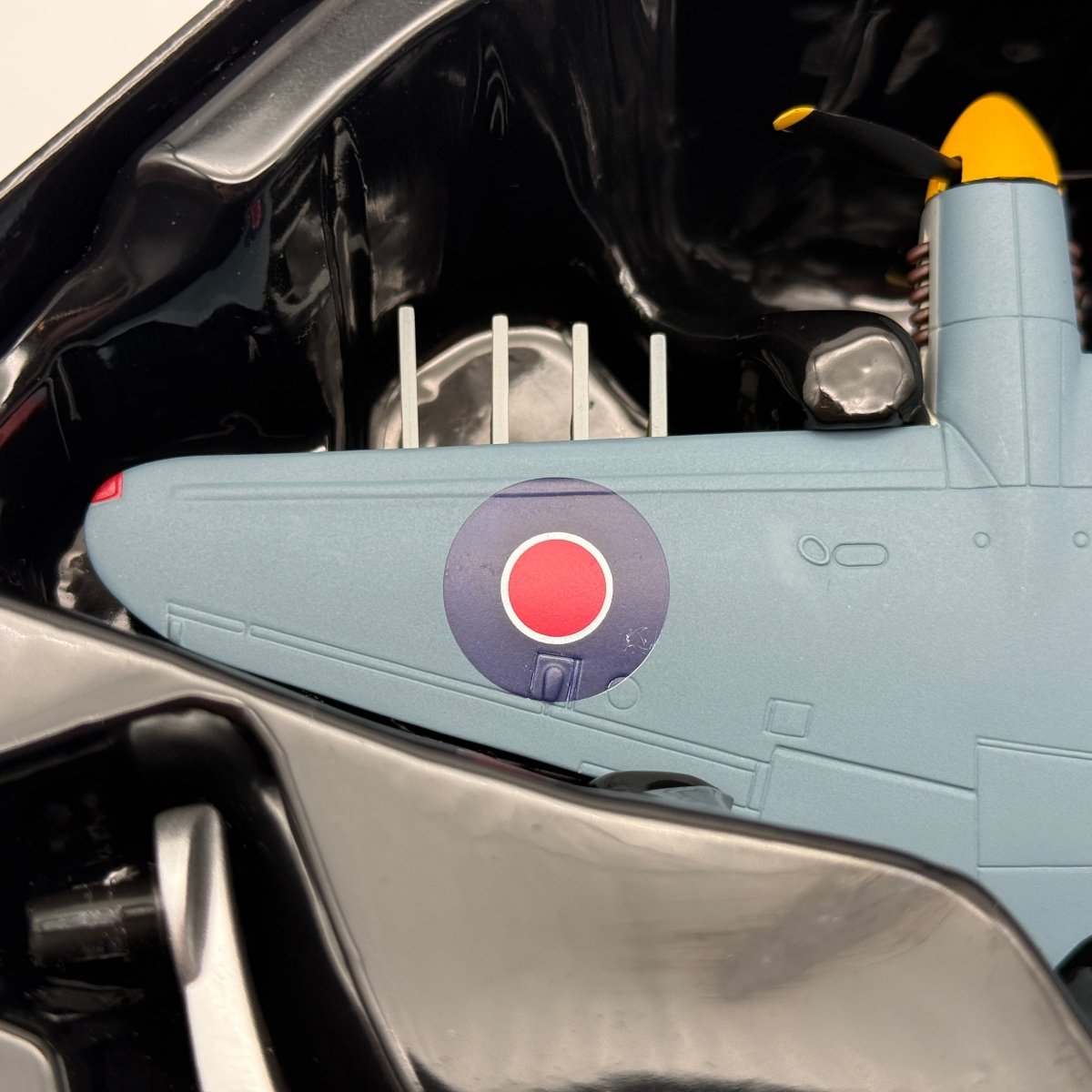 Corgi AA32818 1:72 de Havilland Mosquito FB.Mk VI RAF No.143 Sqn Banff 1945 - Corgi