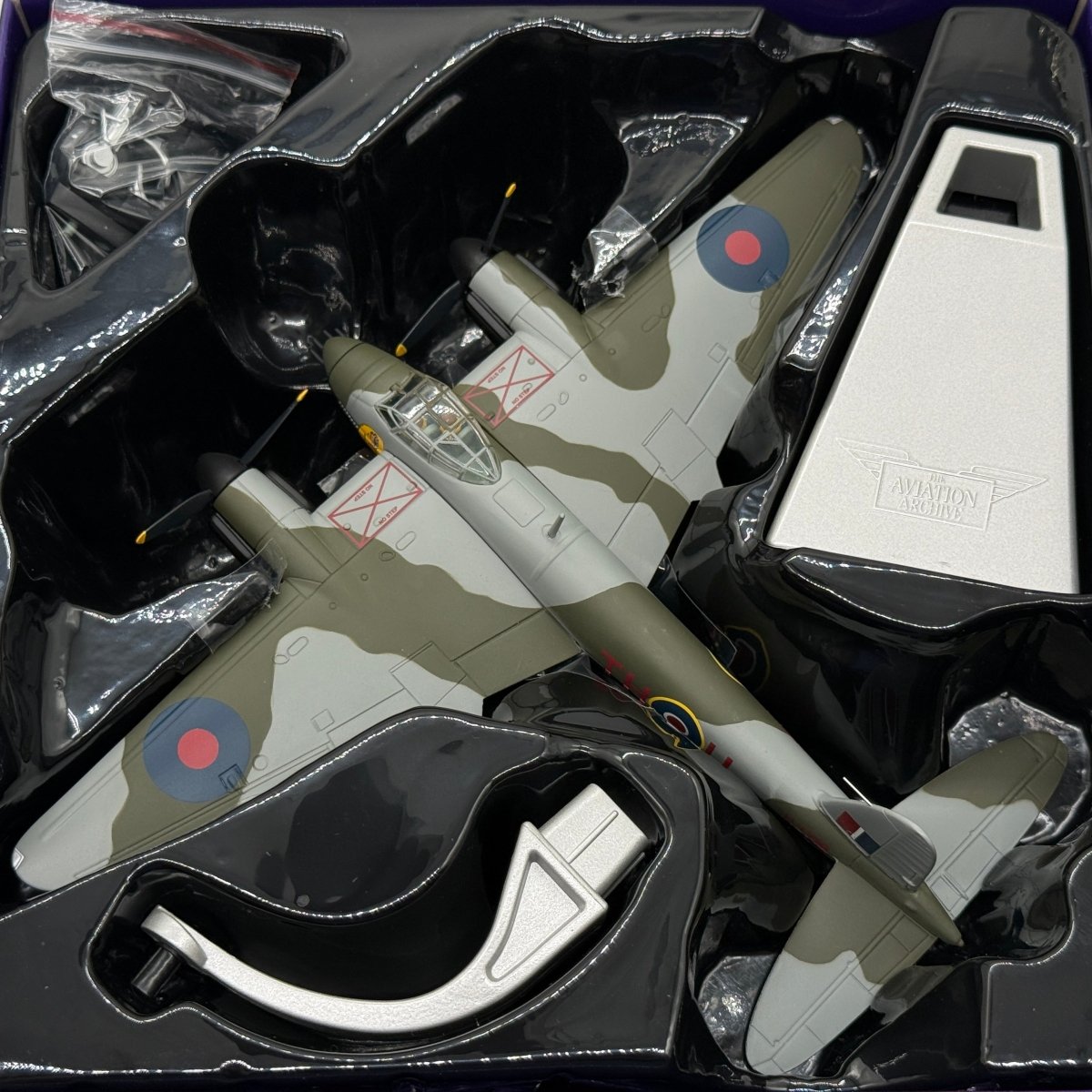 Corgi AA32821 1:72 De Havilland Mosquito FB.Mk VI RCAF No.418 Sqn Moonbeam McSwine - Corgi
