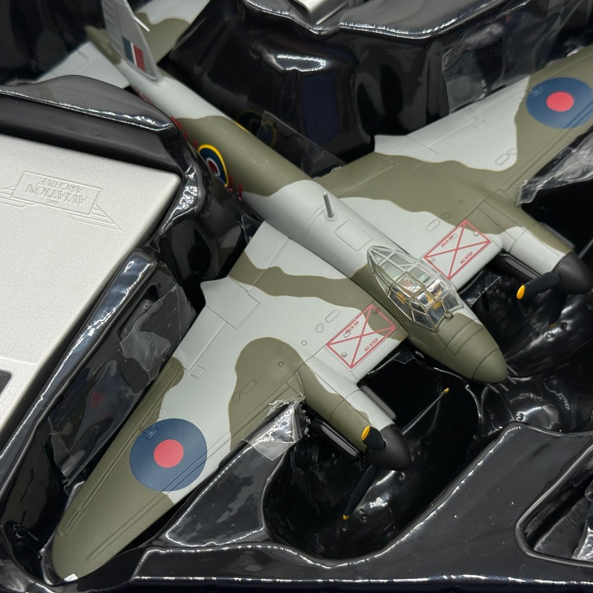 Corgi AA32821 1:72 De Havilland Mosquito FB.Mk VI RCAF No.418 Sqn Moonbeam McSwine - Corgi