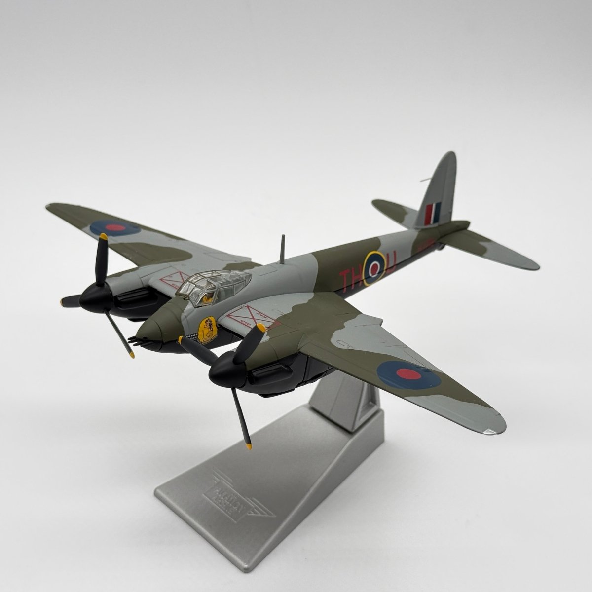Corgi AA32821 1:72 De Havilland Mosquito FB.Mk VI RCAF No.418 Sqn Moonbeam McSwine - Corgi