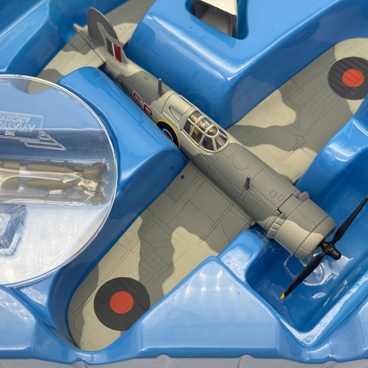 Corgi AA33003 1:72 Vought F4U Corsair RNFAA No.1835 NAS Brunswick 1943 - Corgi