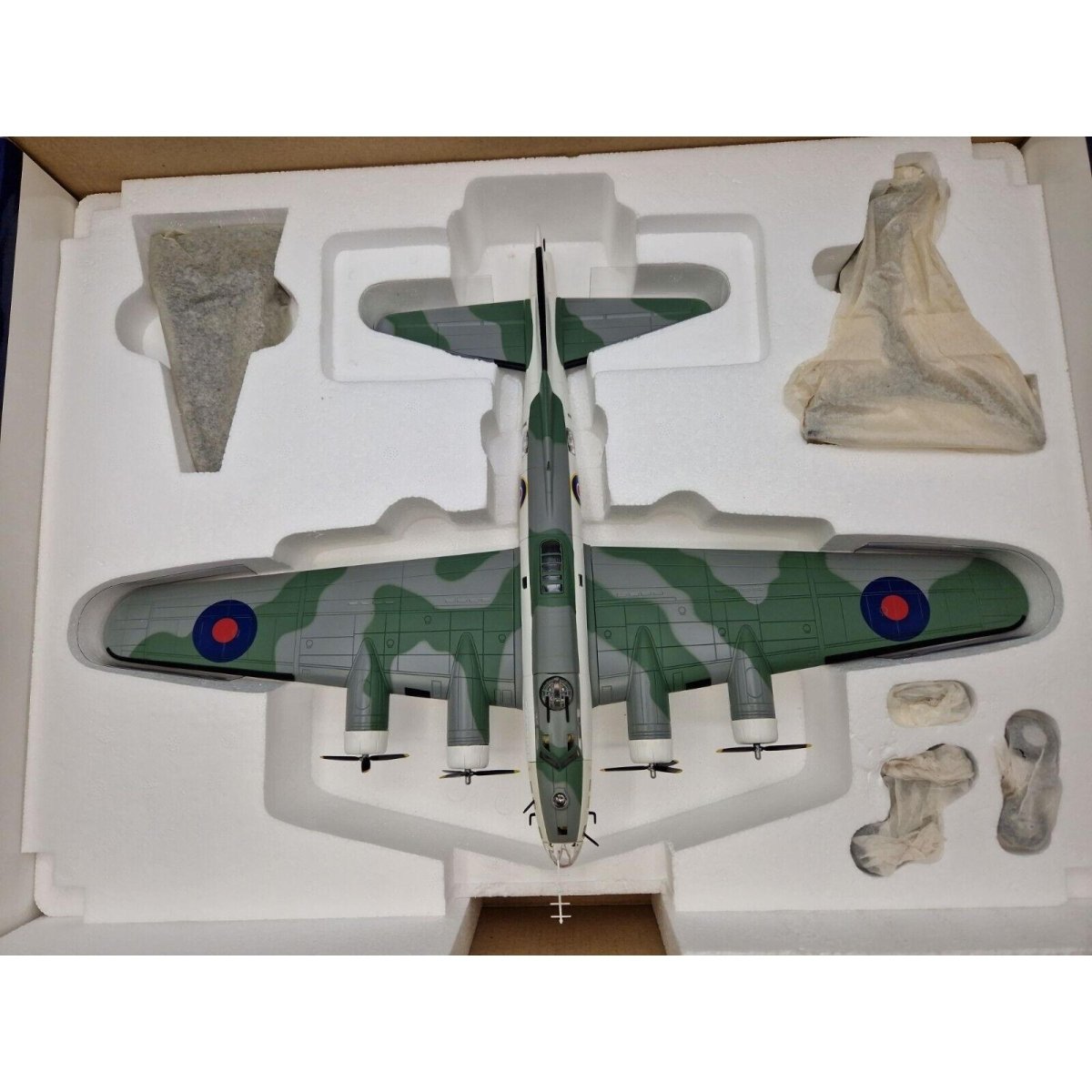 Corgi Aviation Archive 1:72 Boeing B - 17 Fortress IIA FL459, No220 Sq RAF Coastal AA33303 - Corgi
