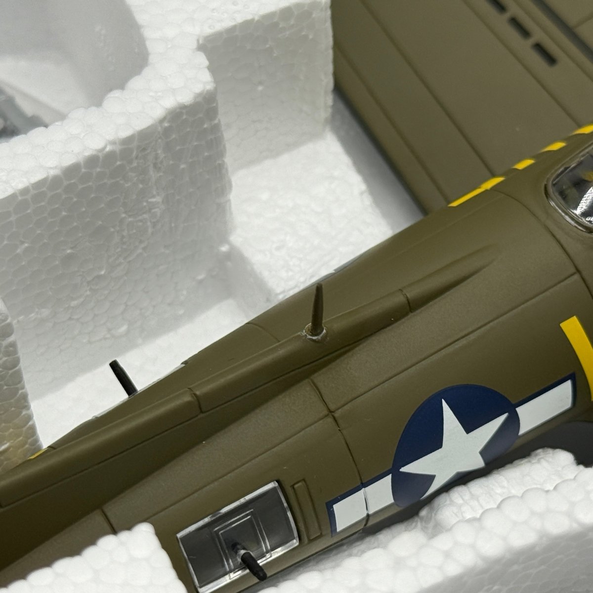 Corgi AA33319 1:72 Boeing B-17G Flying Fortress USAAF 305th BG Mi Amigo WWII 1944 - Corgi