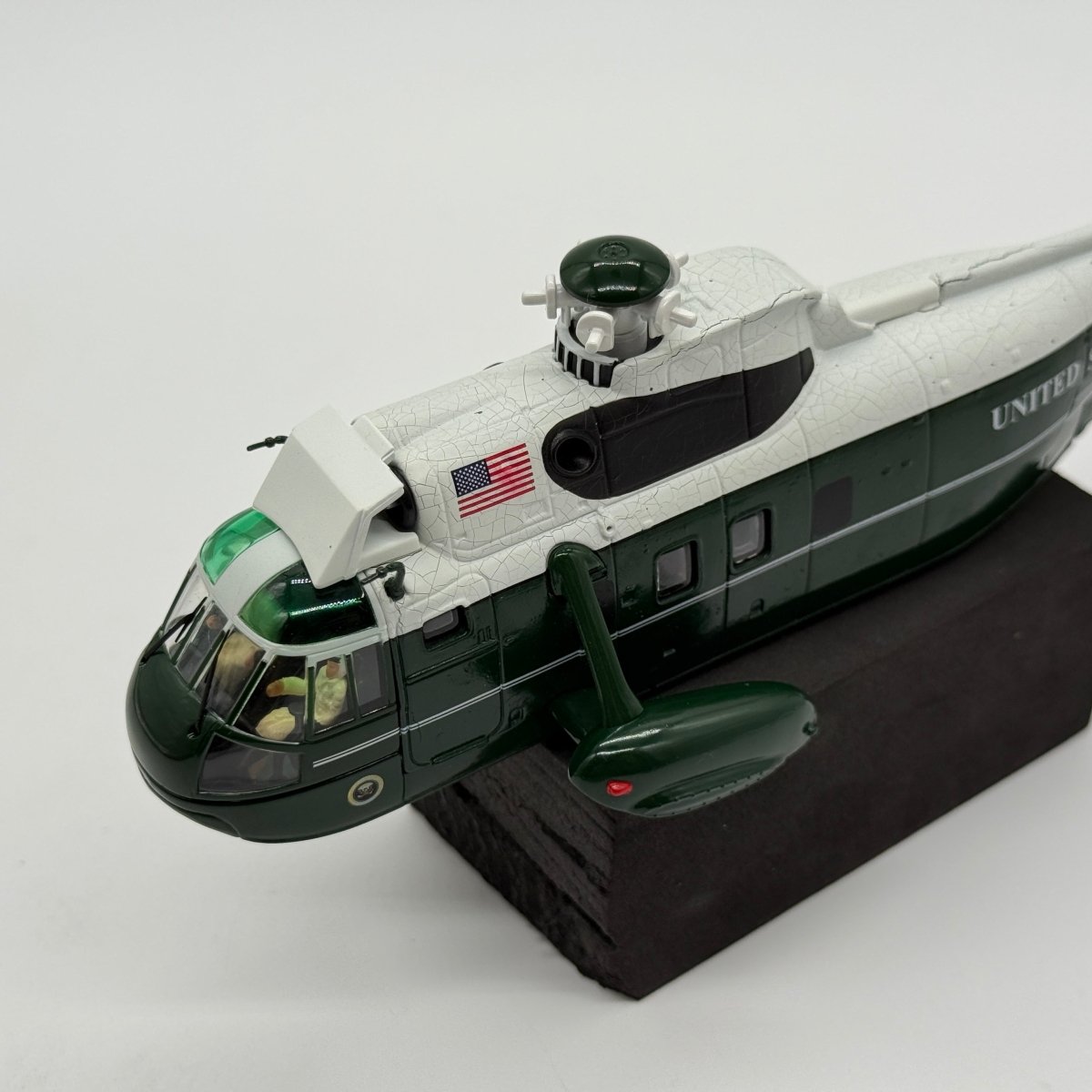 Corgi AA33403 1:72 Sikorsky VH-3D Sea King USMC HMX-1 Marine One *ISSUES* - Corgi