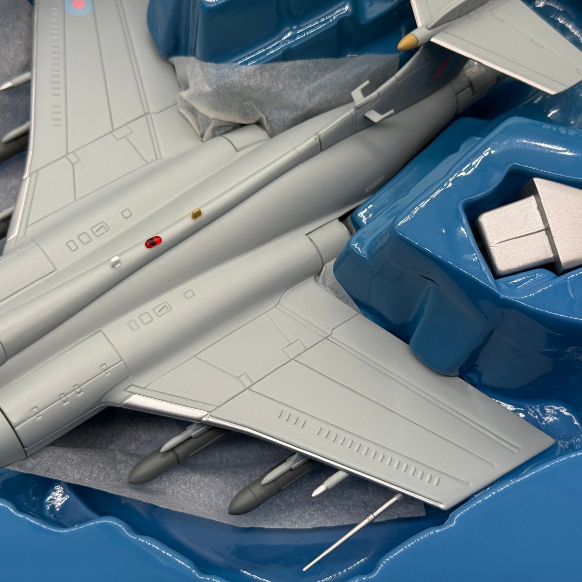 Corgi AA34105 1:72 Blackburn Buccaneer S.Mk 2B RAF No.208 Sqn XX895 RAF Lossiemouth 1993 - Corgi