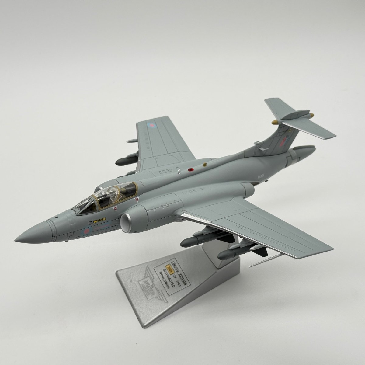 Corgi AA34105 1:72 Blackburn Buccaneer S.Mk 2B RAF No.208 Sqn XX895 RAF Lossiemouth 1993 - Corgi