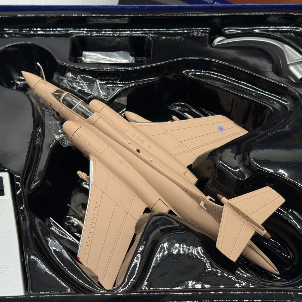 Corgi AA34112 1:72 Blackburn Buccaneer S.Mk 2B RAF No.237 OCU XW533 Miss Jolly Roger Operation Granby 1991 - Corgi