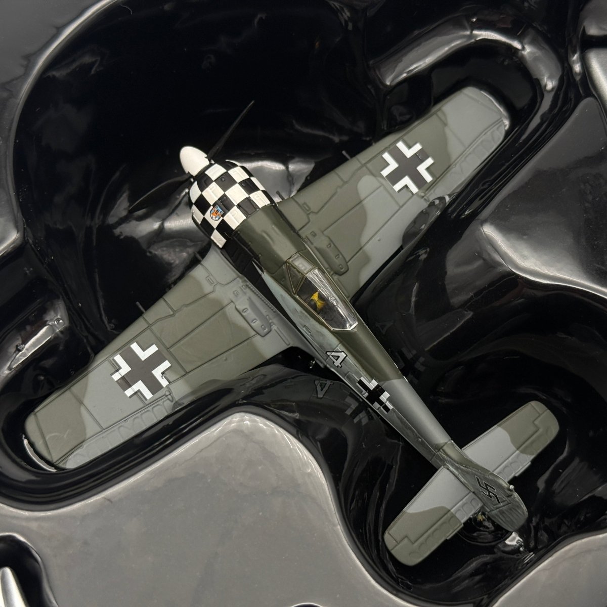 Corgi AA34313 1:72 Focke - Wulf Fw 190A Luftwaffe 1./JG 1 Schiphol 1943 - Corgi