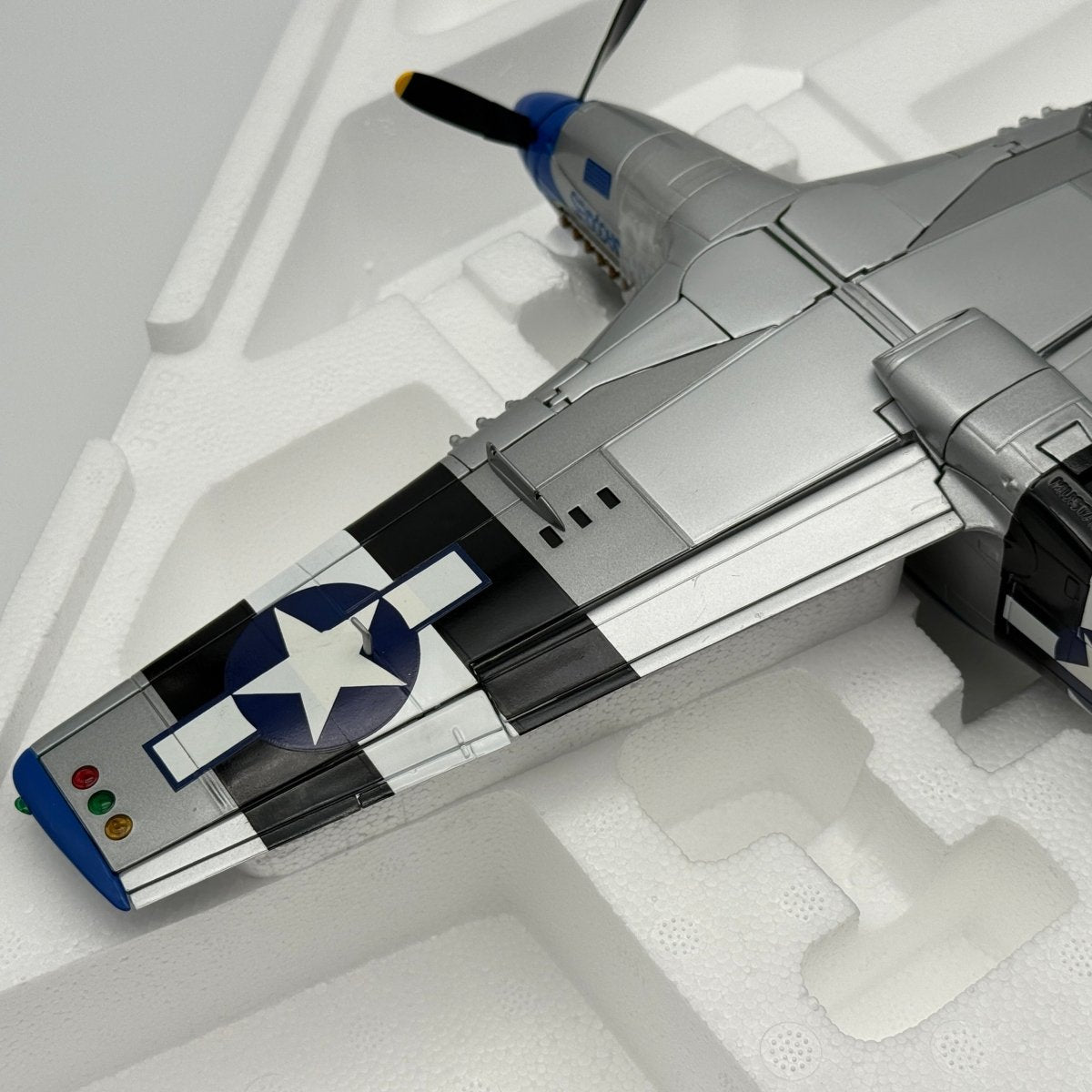 Corgi AA34404 1:32 P - 51D Mustang USAAF 3rd ACG Jumpin' Jaques - Corgi
