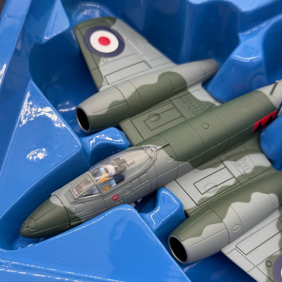 Corgi AA35002 1:72 Gloster Meteor F.Mk 8 RAF No.601 Sqn RAF North Weald England 1950s - Corgi