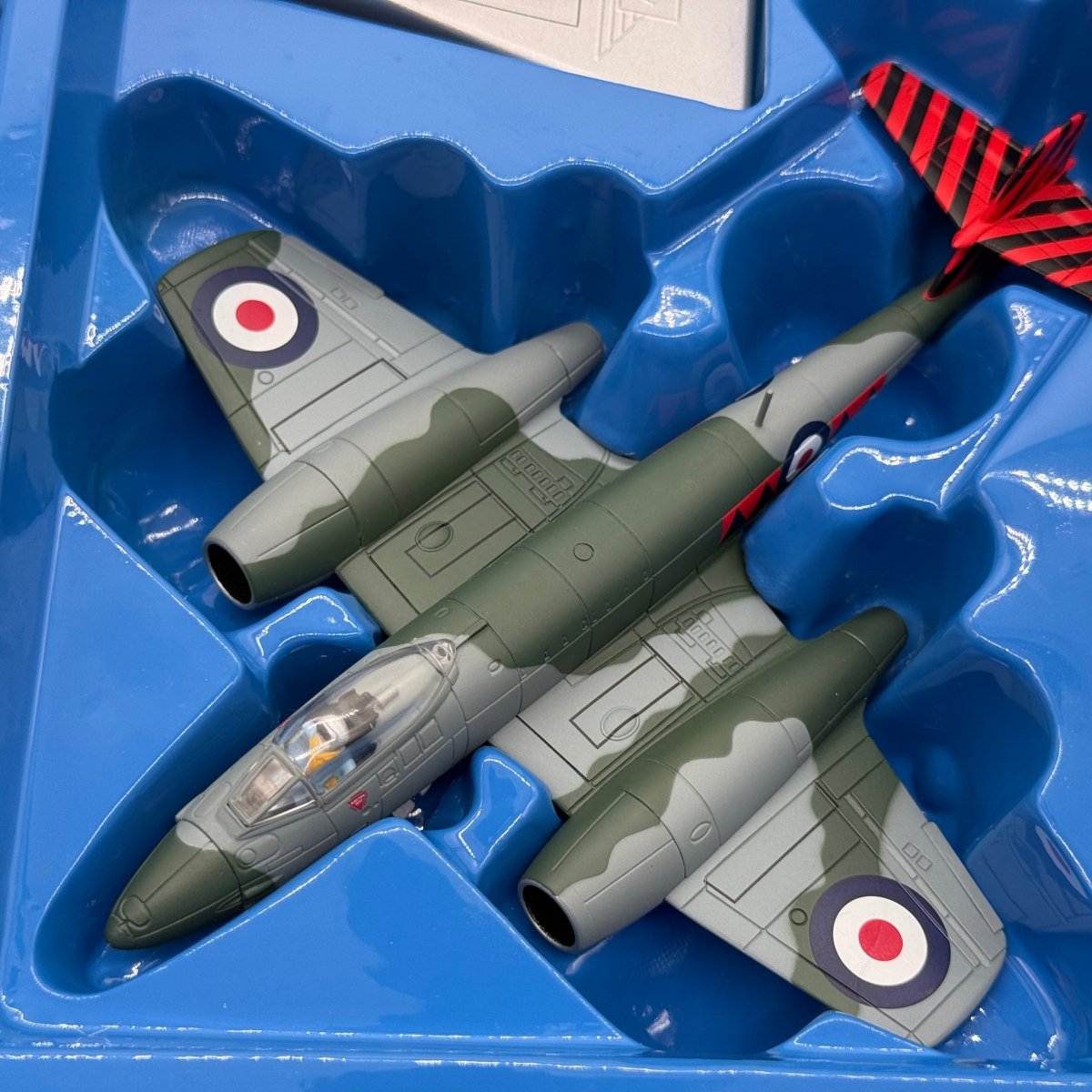 Corgi AA35002 1:72 Gloster Meteor F.Mk 8 RAF No.601 Sqn RAF North Weald England 1950s - Corgi