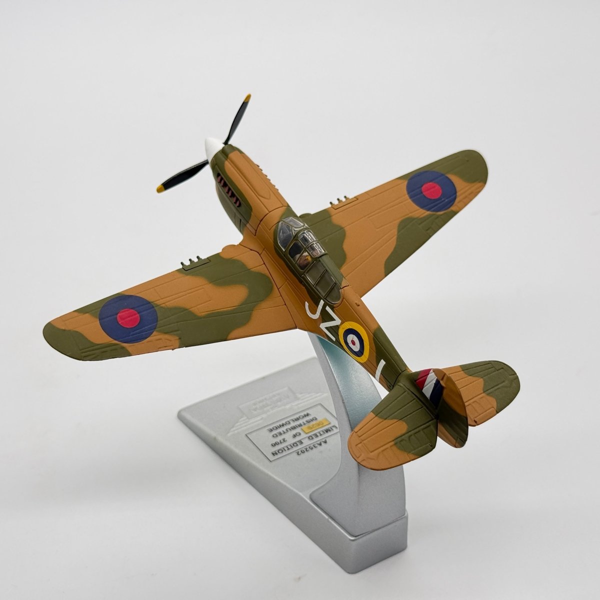 Corgi AA35202 1:72 Curtiss P-40E Warhawk RNZAF No.15 Sqn JZ Johnnie Gibson Whenuapai New Zealand 1942 - Corgi