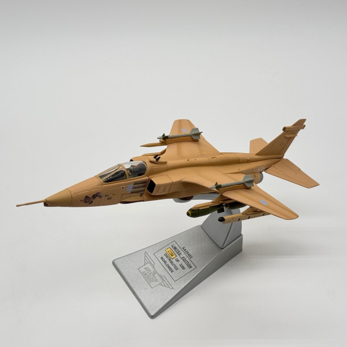 Corgi AA35402 1:72 SEPECAT Jaguar GR.Mk 1 RAF No.54 Sqn XZ364 Sandman Muharraq Gulf War 1991 - Corgi