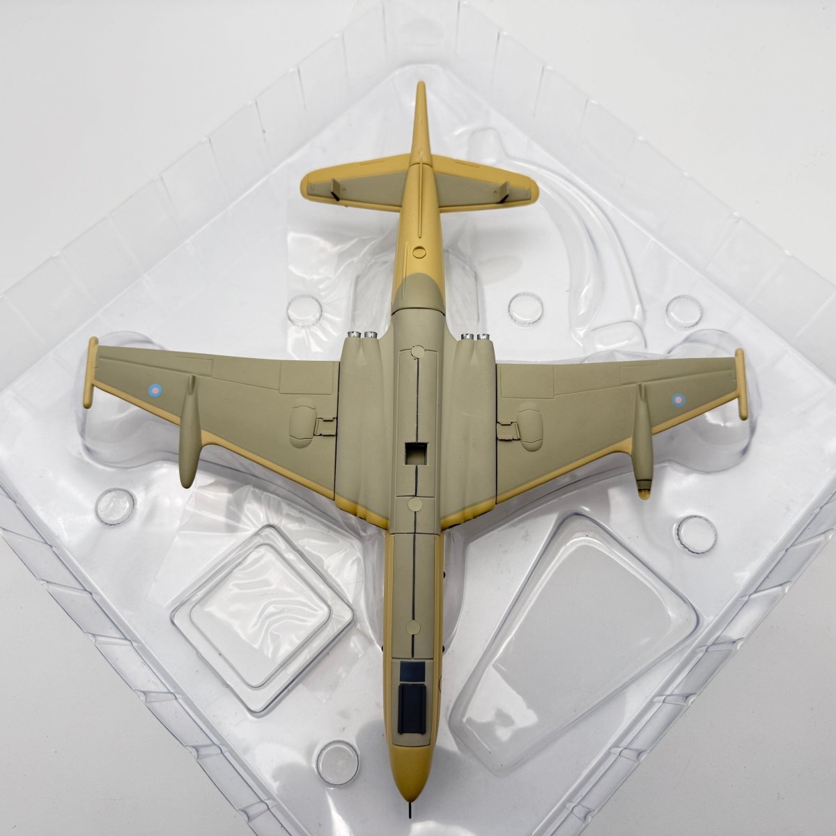 Corgi AA35601 1:144 BAe Nimrod MR.2 XV240 No. 201 Sqn RAF Kinloss Scotland 2004 - Corgi