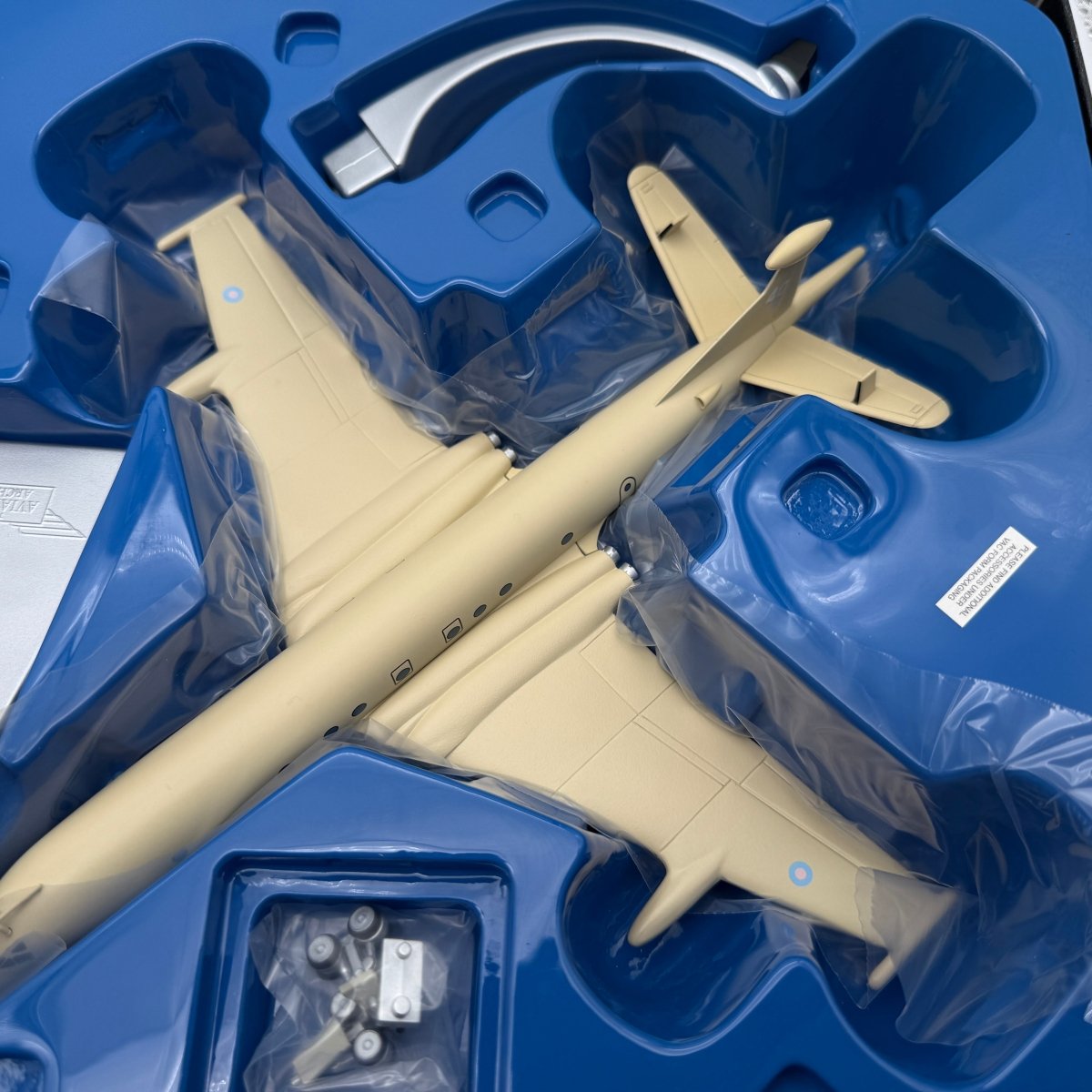 Corgi AA35601 1:144 BAe Nimrod MR.2 XV240 No. 201 Sqn RAF Kinloss Scotland 2004 - Corgi