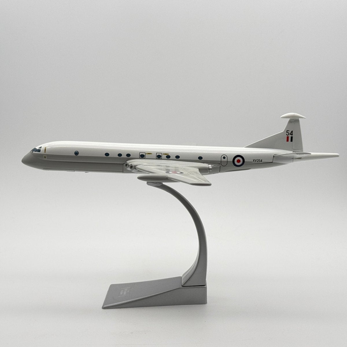 Corgi AA35602 1:144 Hawker Siddeley Nimrod MR.1 XV254 RAF Kinloss Scotland 1977 - Corgi