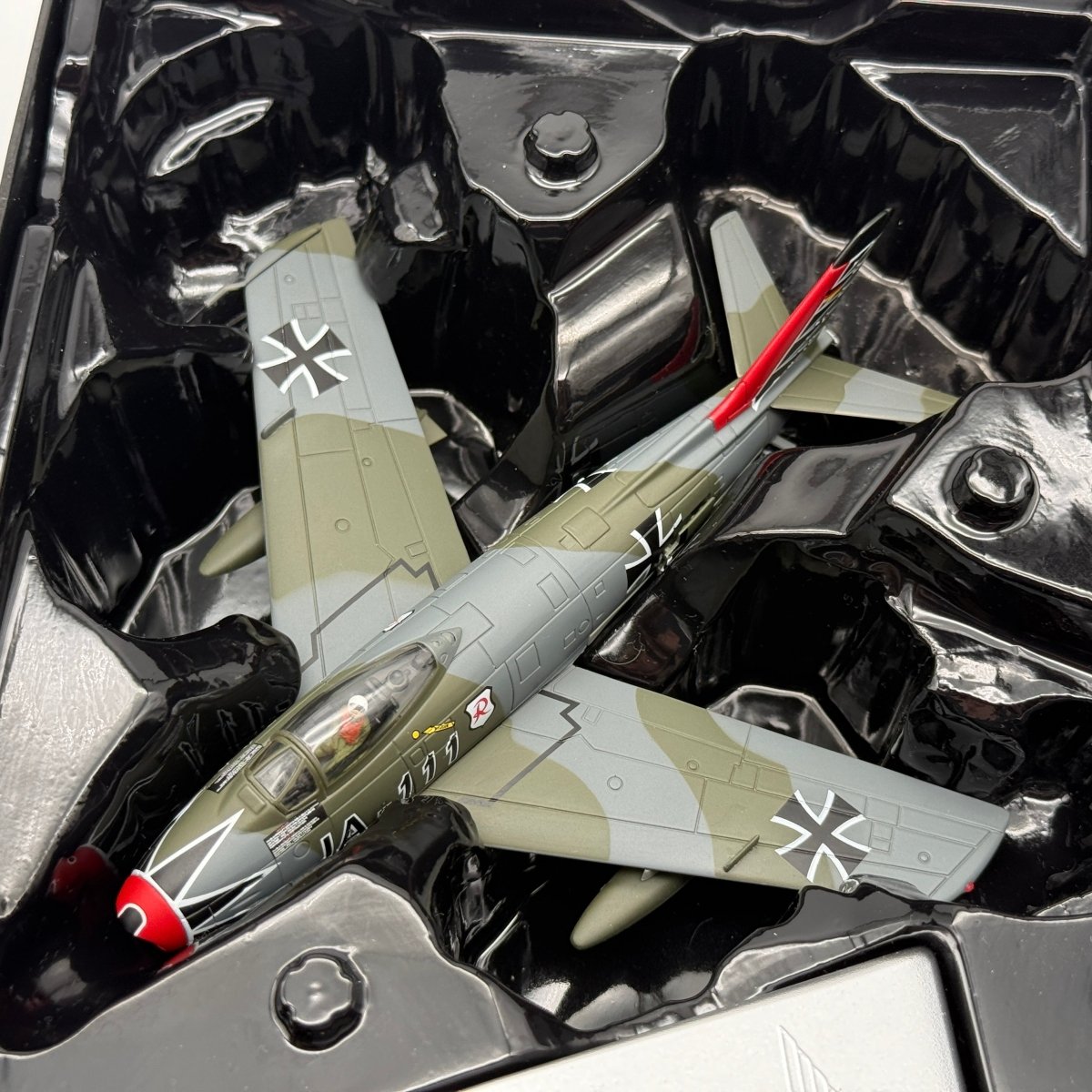 Corgi AA35816 1:72 Canadair Sabre Mk 6 Luftwaffe JG 71 Hartmann JA - 111 - Corgi