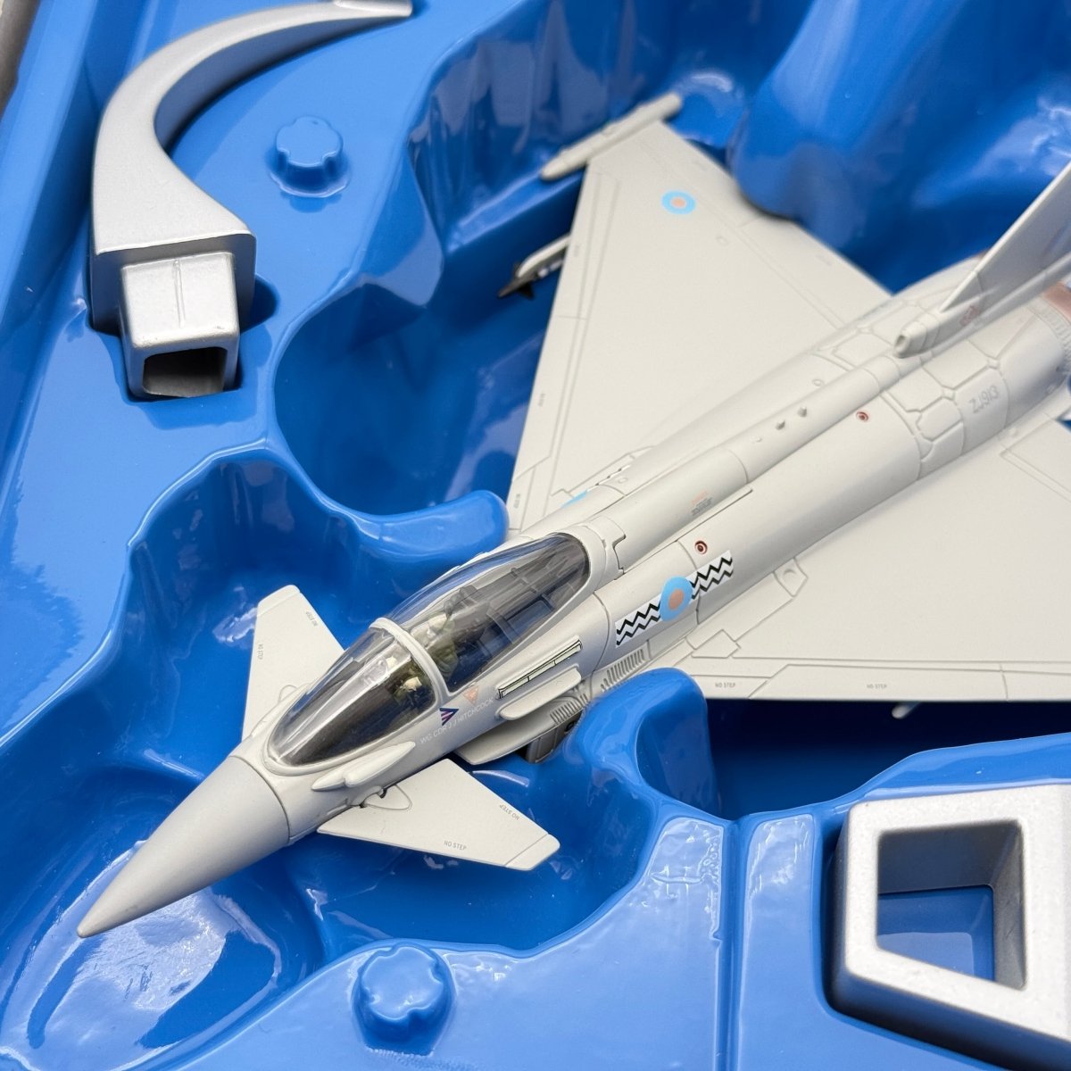 Corgi AA36401 1:72 Eurofighter Typhoon F.2 No. 17(R) Squadron RAF Coningsby 2006 - Corgi