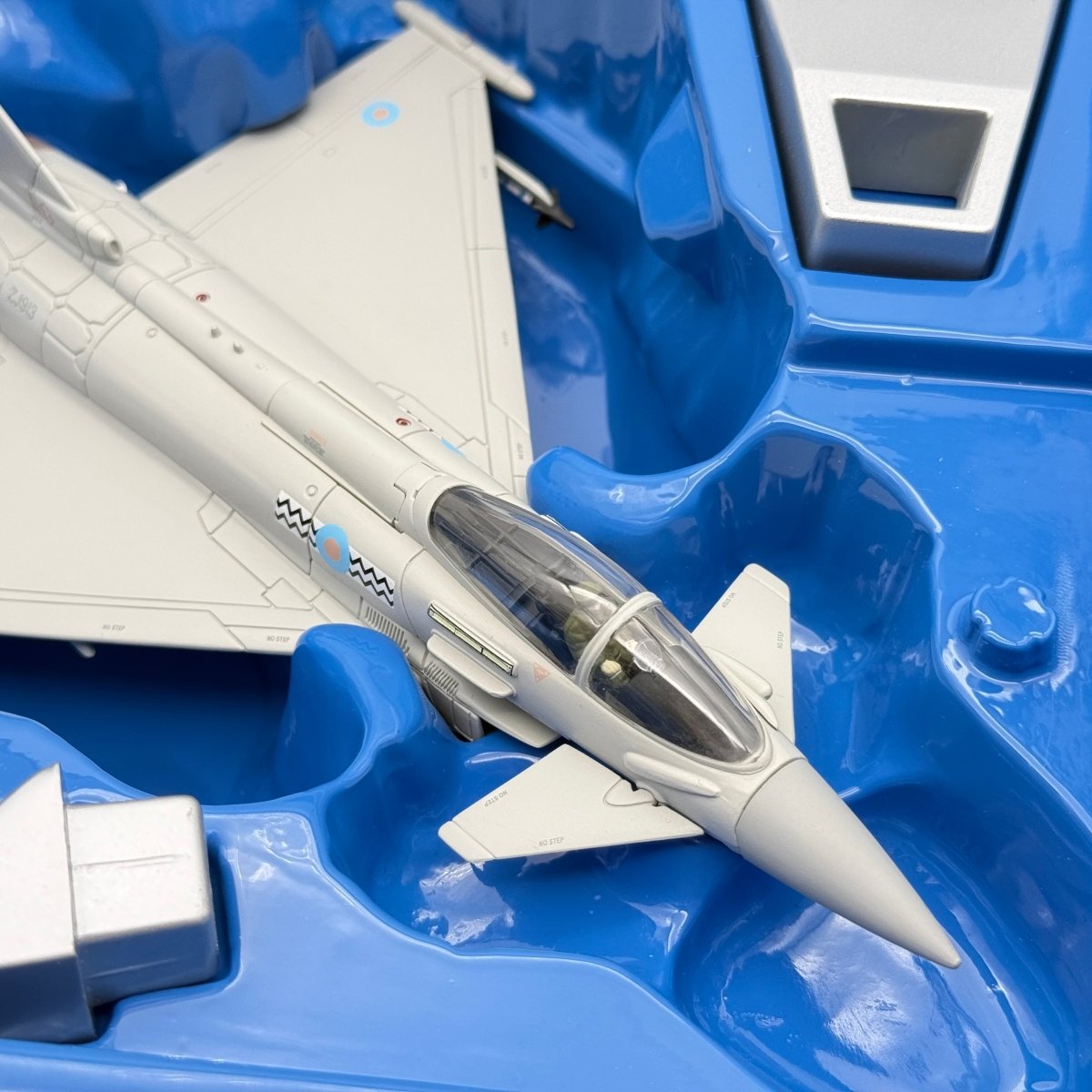 Corgi AA36401 1:72 Eurofighter Typhoon F.2 No. 17(R) Squadron RAF Coningsby 2006 - Corgi