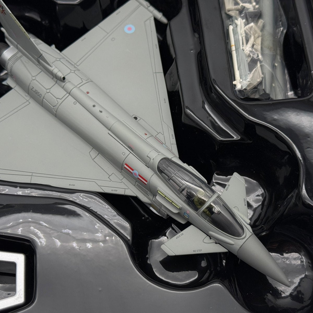 Corgi AA36408 1:72 Eurofighter Typhoon FGR.4 ZJ950 Charity Falklands 1435 Flight - Corgi