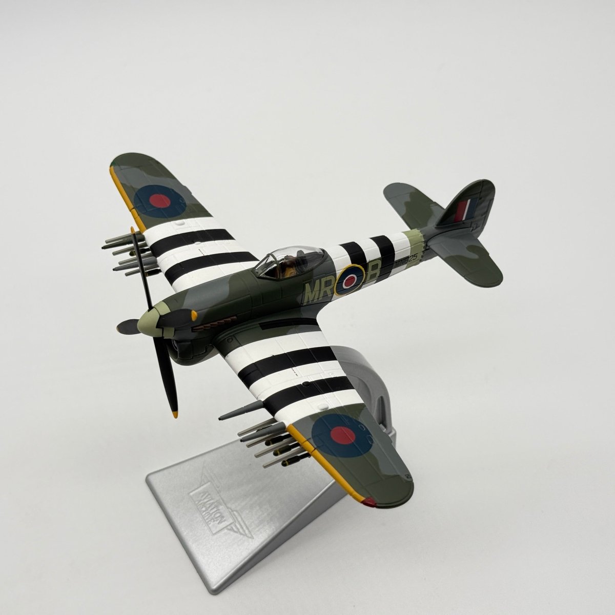 Corgi AA36512 1:72 Hawker Typhoon Mk I RAF No.245 Northern Rhodesian Sqn D-Day England 1944 - Corgi
