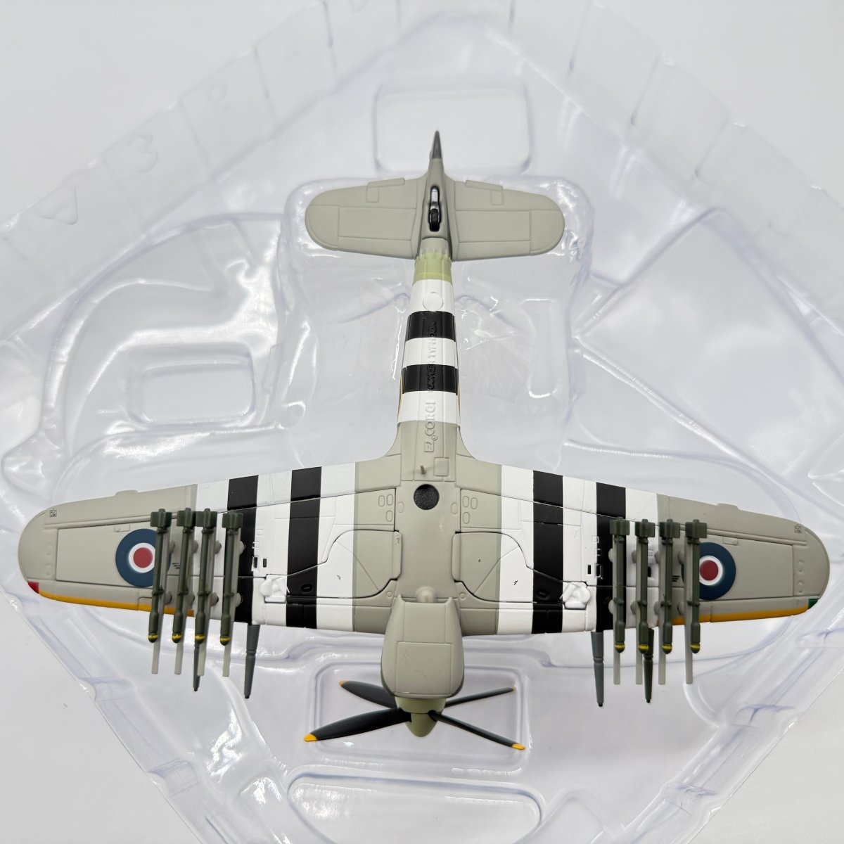 Corgi AA36512 1:72 Hawker Typhoon Mk I RAF No.245 Northern Rhodesian Sqn D-Day England 1944 - Corgi