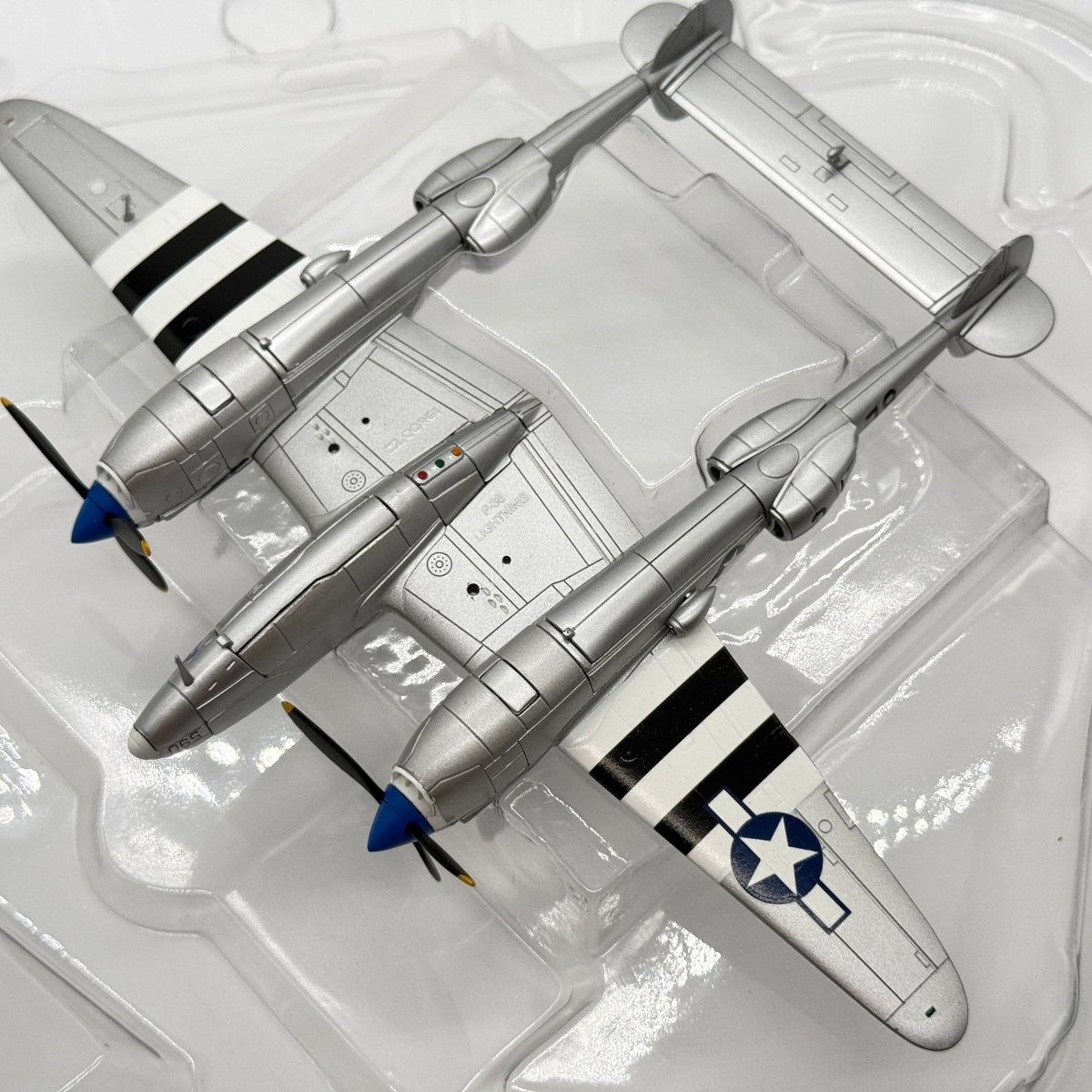 Corgi AA36613 1:72 Lockheed P-38J Lightning USAAF 367th FG Scrapiron IV 1944 - Corgi