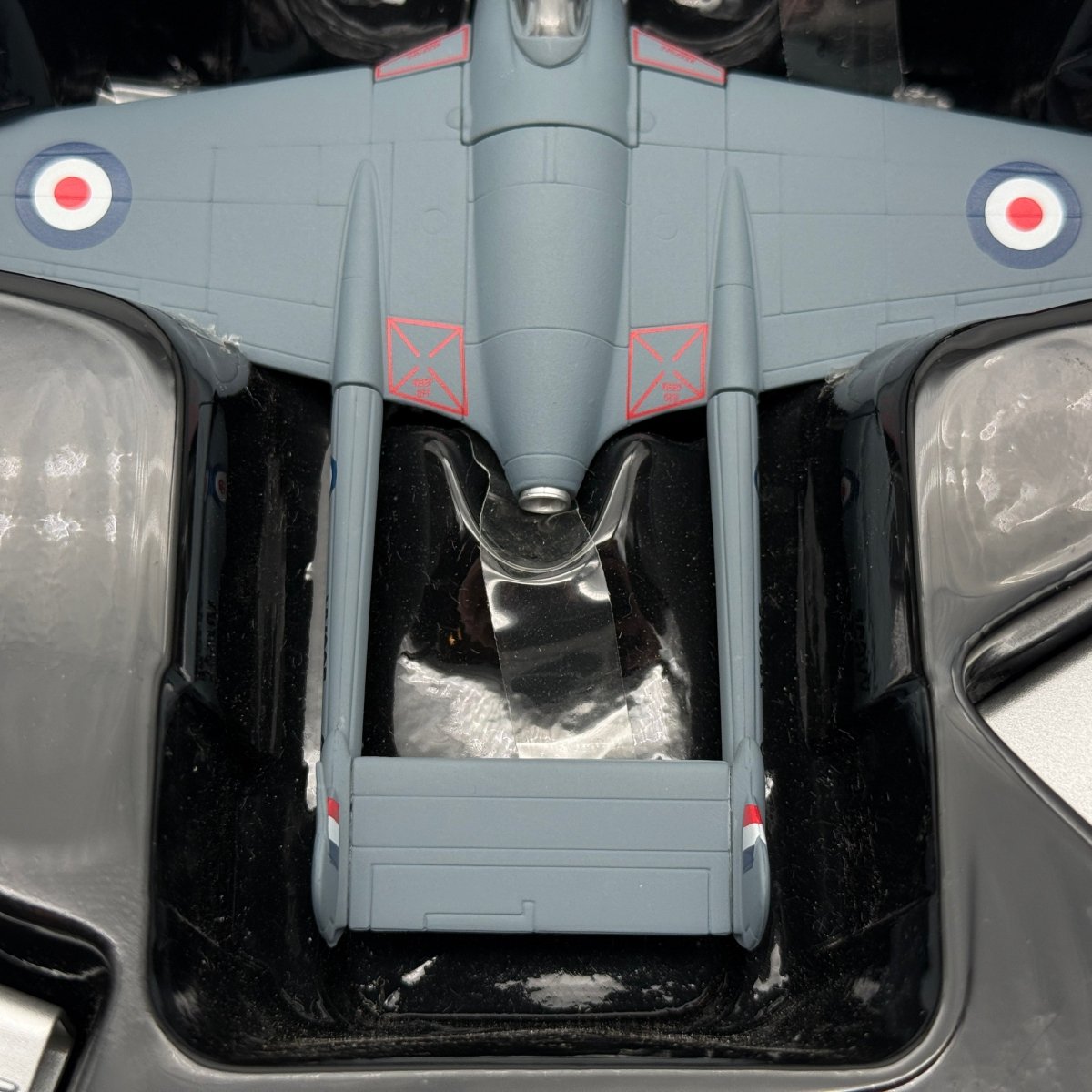 Corgi AA37303 1:72 de Havilland Vampire FB.Mk 5 RAF No.112 Sqn Fassberg 1951 - Corgi
