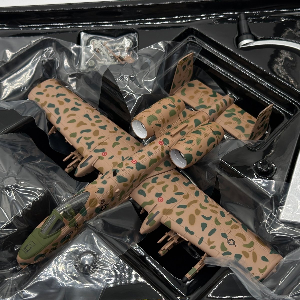Corgi AA38005 1:72 Fairchild A-10A Thunderbolt II USAF 57th TTW Nellis AFB JAWS 1977 - Corgi