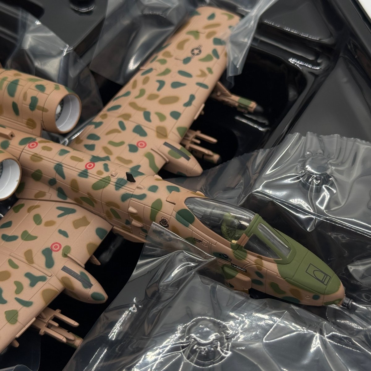 Corgi AA38005 1:72 Fairchild A-10A Thunderbolt II USAF 57th TTW Nellis AFB JAWS 1977 - Corgi