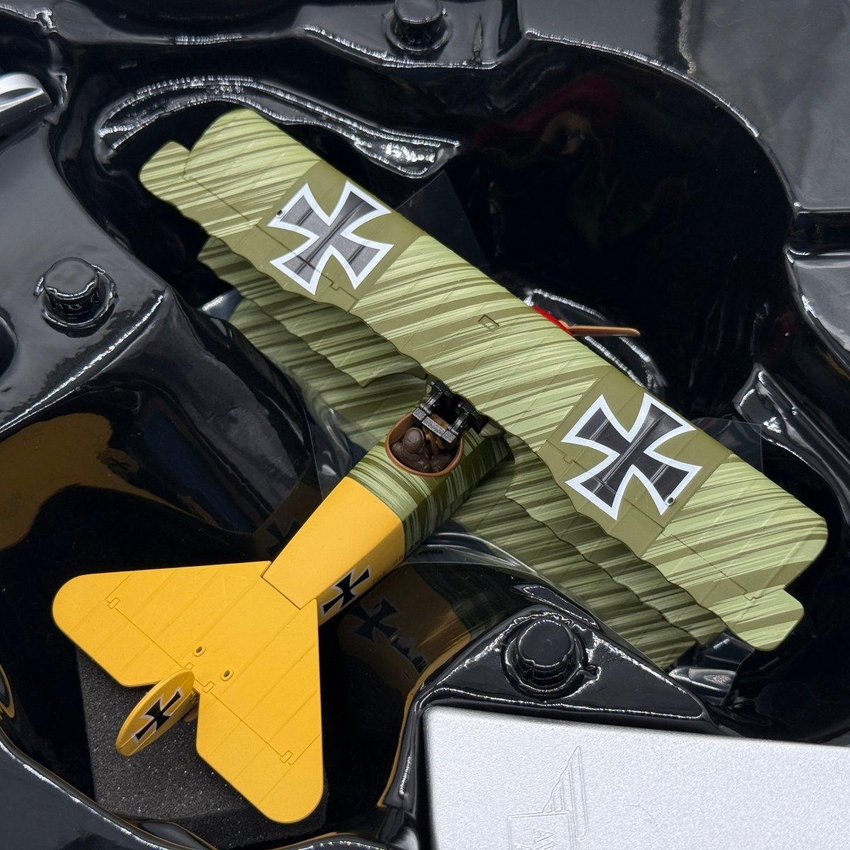 Corgi AA38302 1:48 Fokker Dr.I Triplane Luftstreitkräfte Jasta 11 Lothar von Richthofen 1918 - Corgi