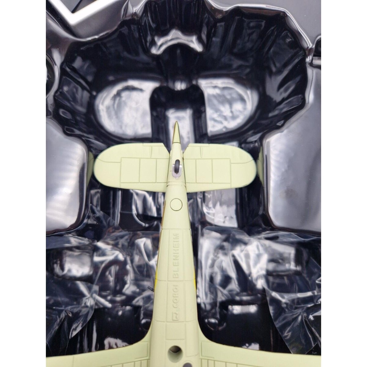 Corgi Aviation Archive 1:72 Bristol Blenheim Mk.IV R3843 F Freddie Raf 18 Sqn Op Leg 1941 AA38409 - Corgi
