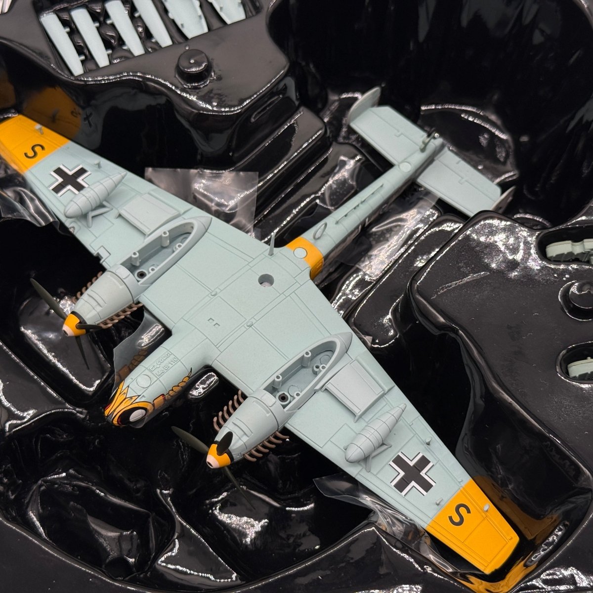 Corgi AA38506 1:72 Messerschmitt Bf 110C Luftwaffe KG 210 Russian Front Winter 1941 - Corgi
