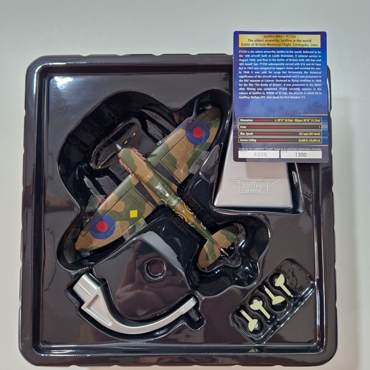 Corgi Aviation Archive 1:72 Supermarine Spitfire MKII P7350 Geoffrey Wellum 92 Squadron RAF AA39203 - Corgi
