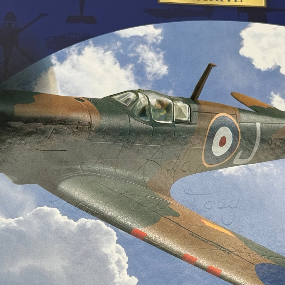 Corgi AA39207 1:72 Supermarine Spitfire Mk I P9374 J Peter Cazenove 92 Sqn 1940 - Corgi