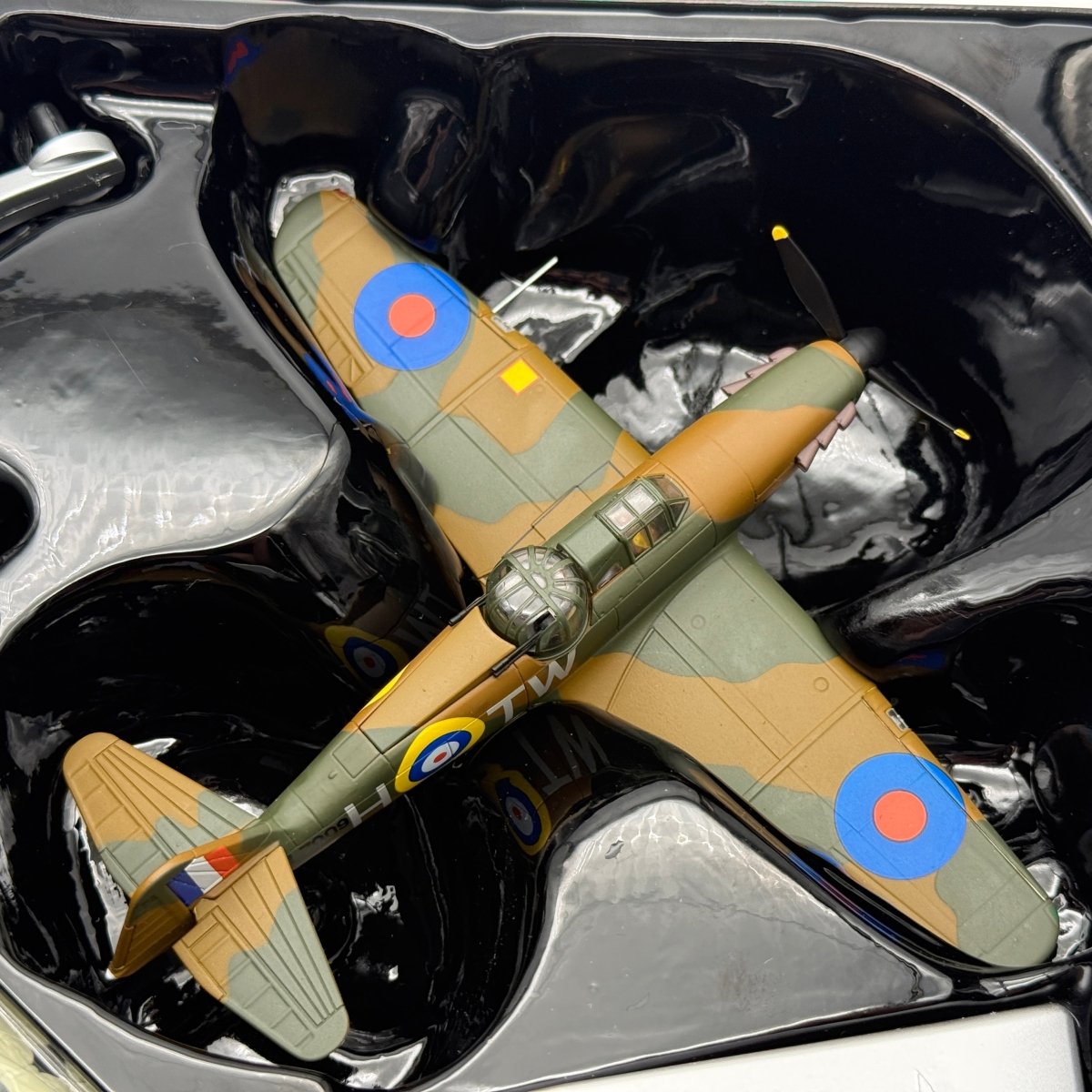 Corgi AA39301 1:72 Boulton Paul Defiant Mk I RAF No.141 Sqn Cock o the North - Corgi