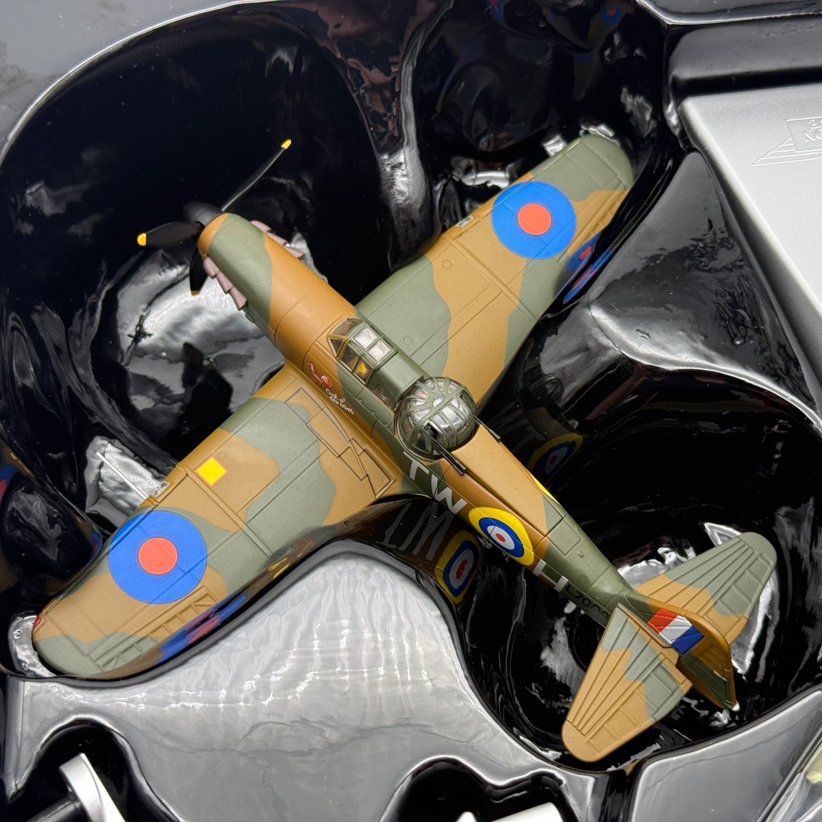 Corgi AA39301 1:72 Boulton Paul Defiant Mk I RAF No.141 Sqn Cock o the North - Corgi