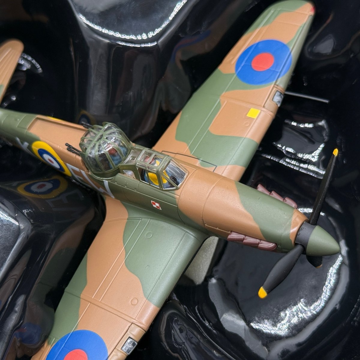 Corgi AA39303 1:72 Boulton Paul Defiant Mk I RAF No.307 Polish Sqn N3437 Kirton-in-Lindsey 1940 - Corgi