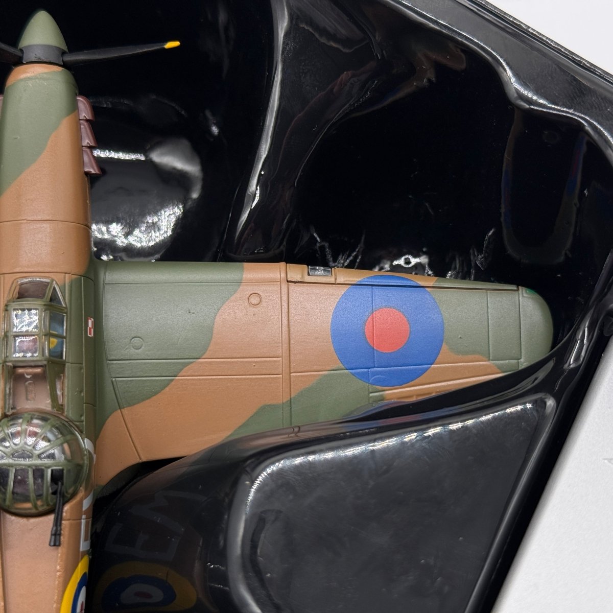 Corgi AA39303 1:72 Boulton Paul Defiant Mk I RAF No.307 Polish Sqn N3437 Kirton-in-Lindsey 1940 - Corgi