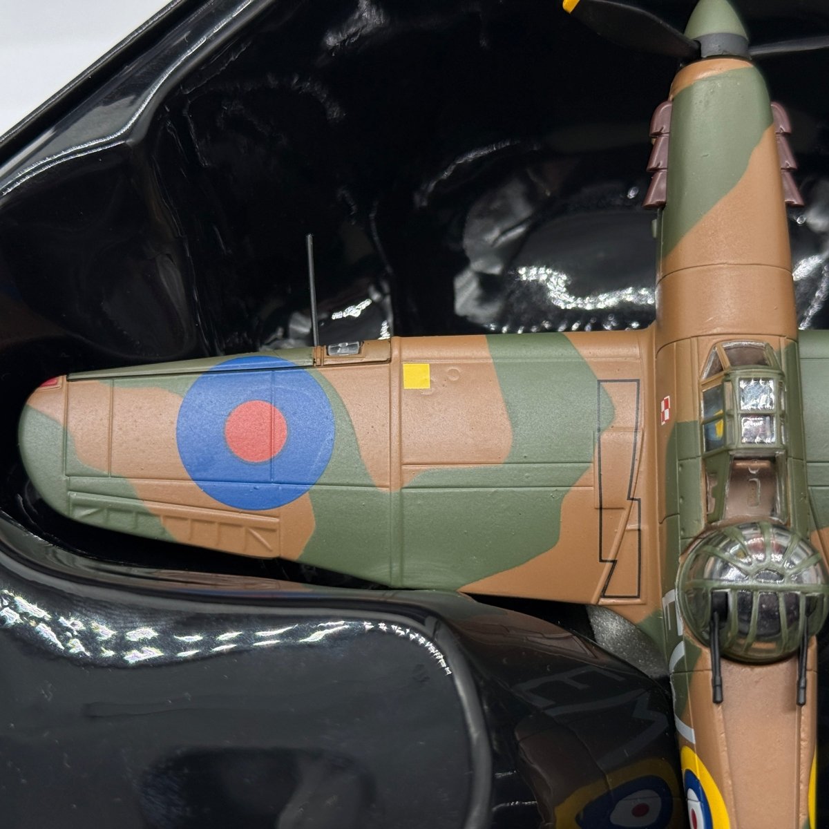 Corgi AA39303 1:72 Boulton Paul Defiant Mk I RAF No.307 Polish Sqn N3437 Kirton-in-Lindsey 1940 - Corgi