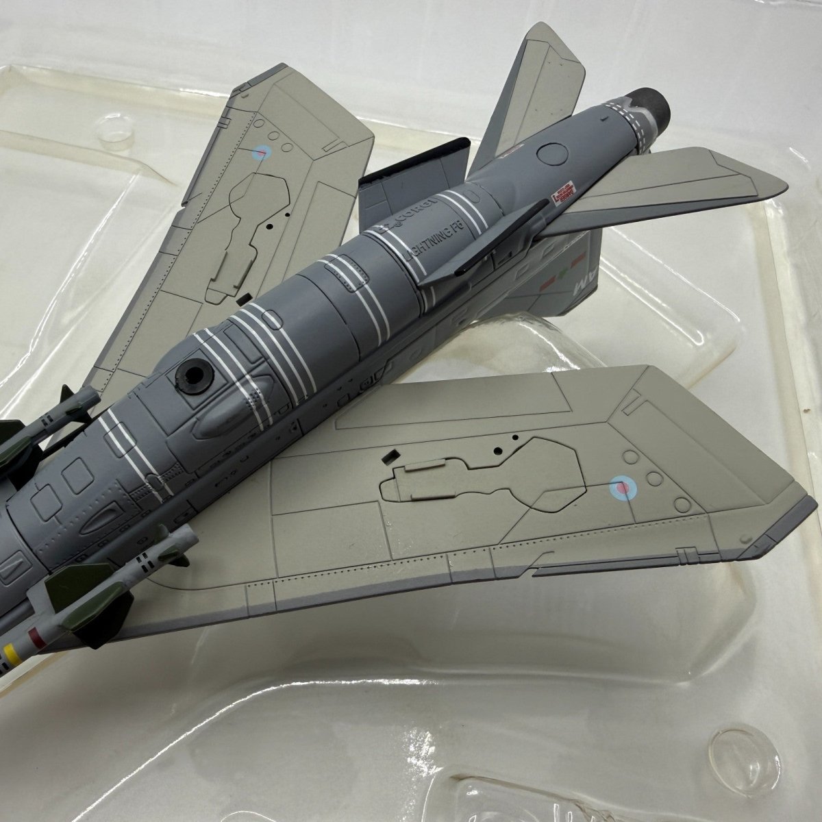 Corgi Aviation 1:72 AA32314 English Electric Lightning F6, 5 Sqn, RAF Binbrook - Corgi