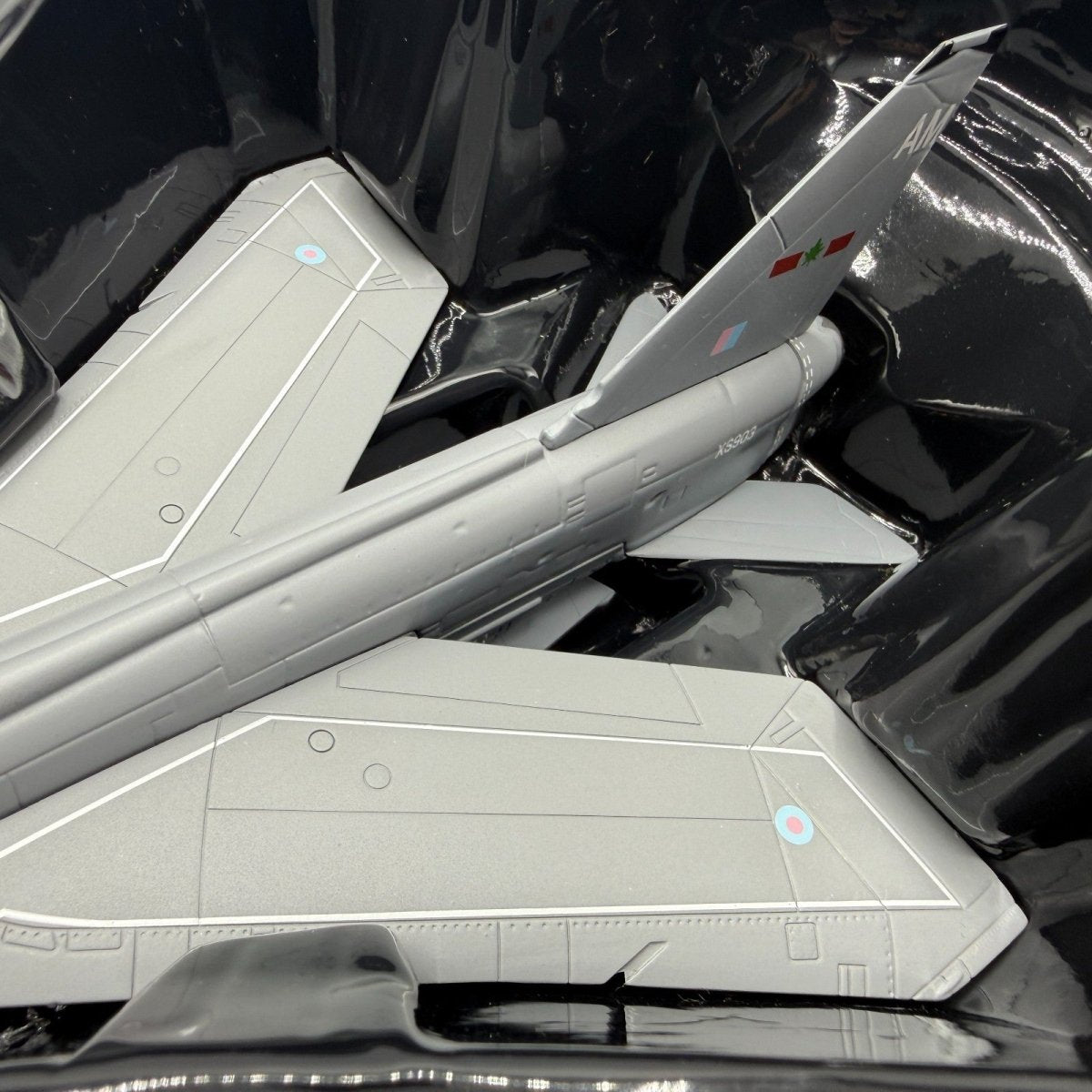 Corgi Aviation 1:72 AA32314 English Electric Lightning F6, 5 Sqn, RAF Binbrook - Corgi